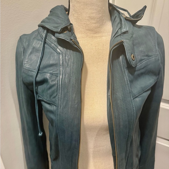 ASO Serena van der Woodsen Blue Leather Jacket - Picture 10 of 11